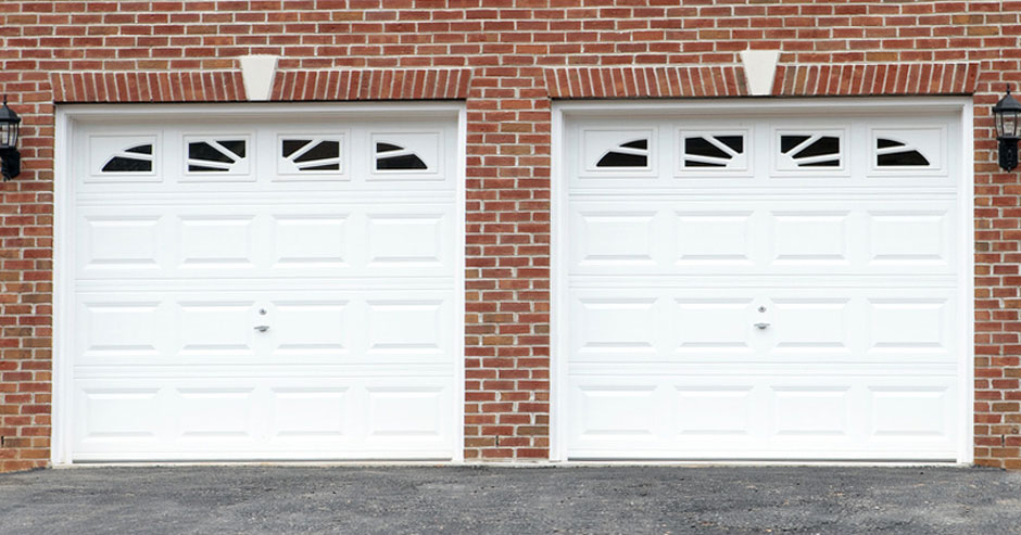Garage door technician Yorktown